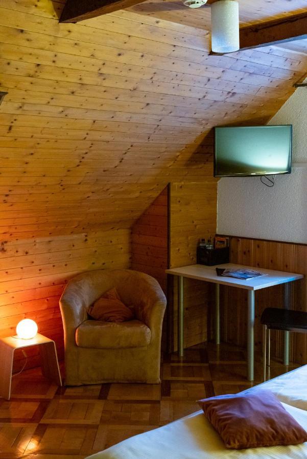 Auberge Du Prevoux Le Locle Kültér fotó